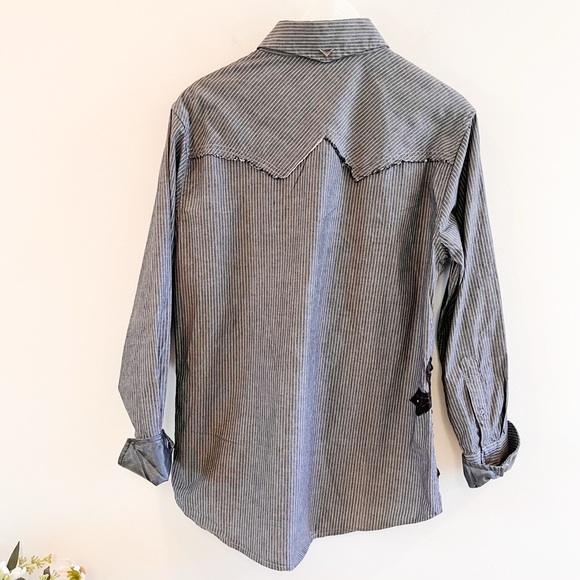 Fender by Rock & Roll Religion Gray Striped Button Down Shirt Size Medium - Picture 8 of 10